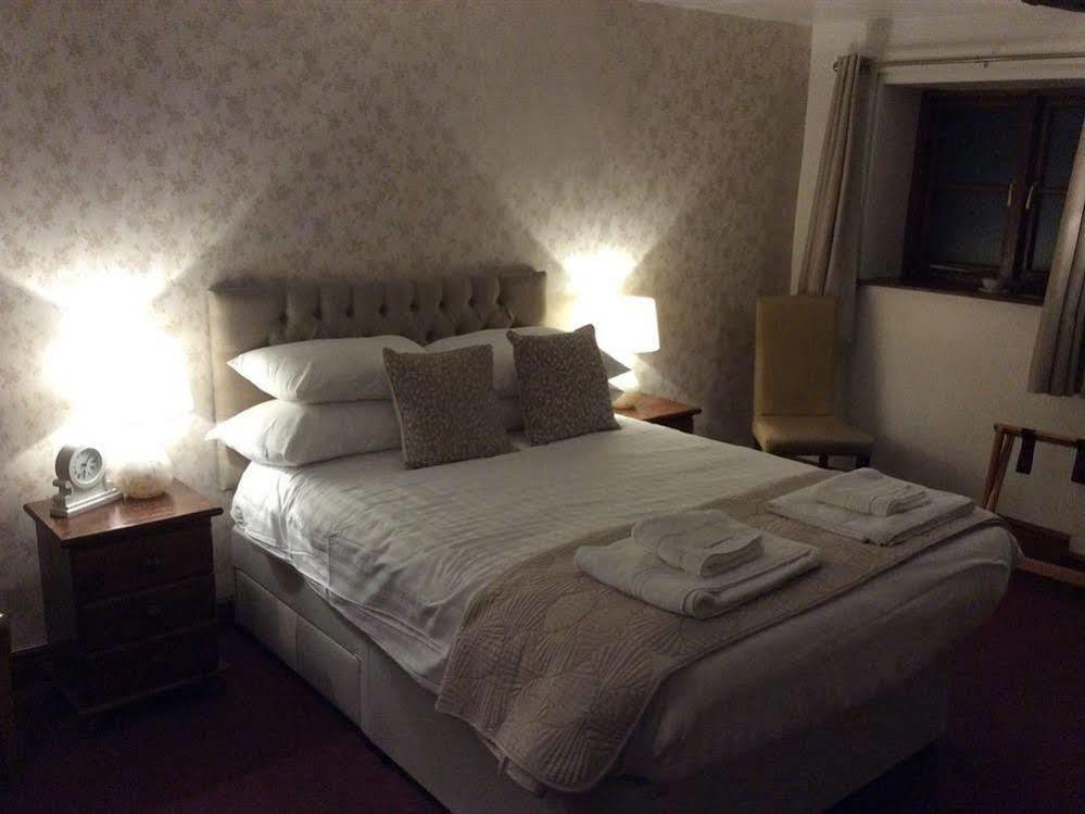 The Talbot Inn マッチ・ウェンロック エクステリア 写真