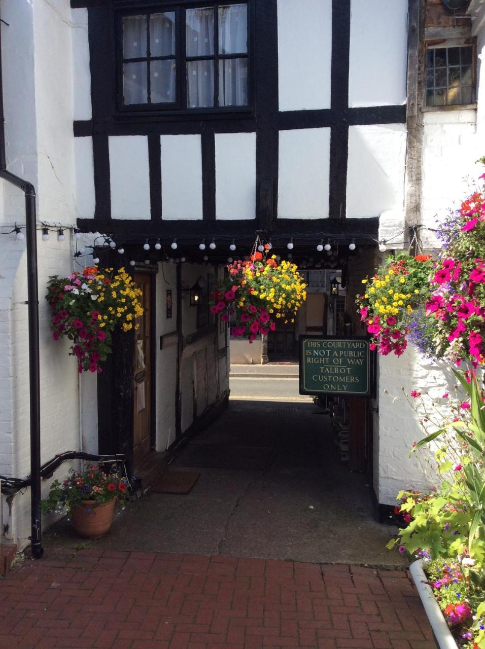 The Talbot Inn マッチ・ウェンロック エクステリア 写真